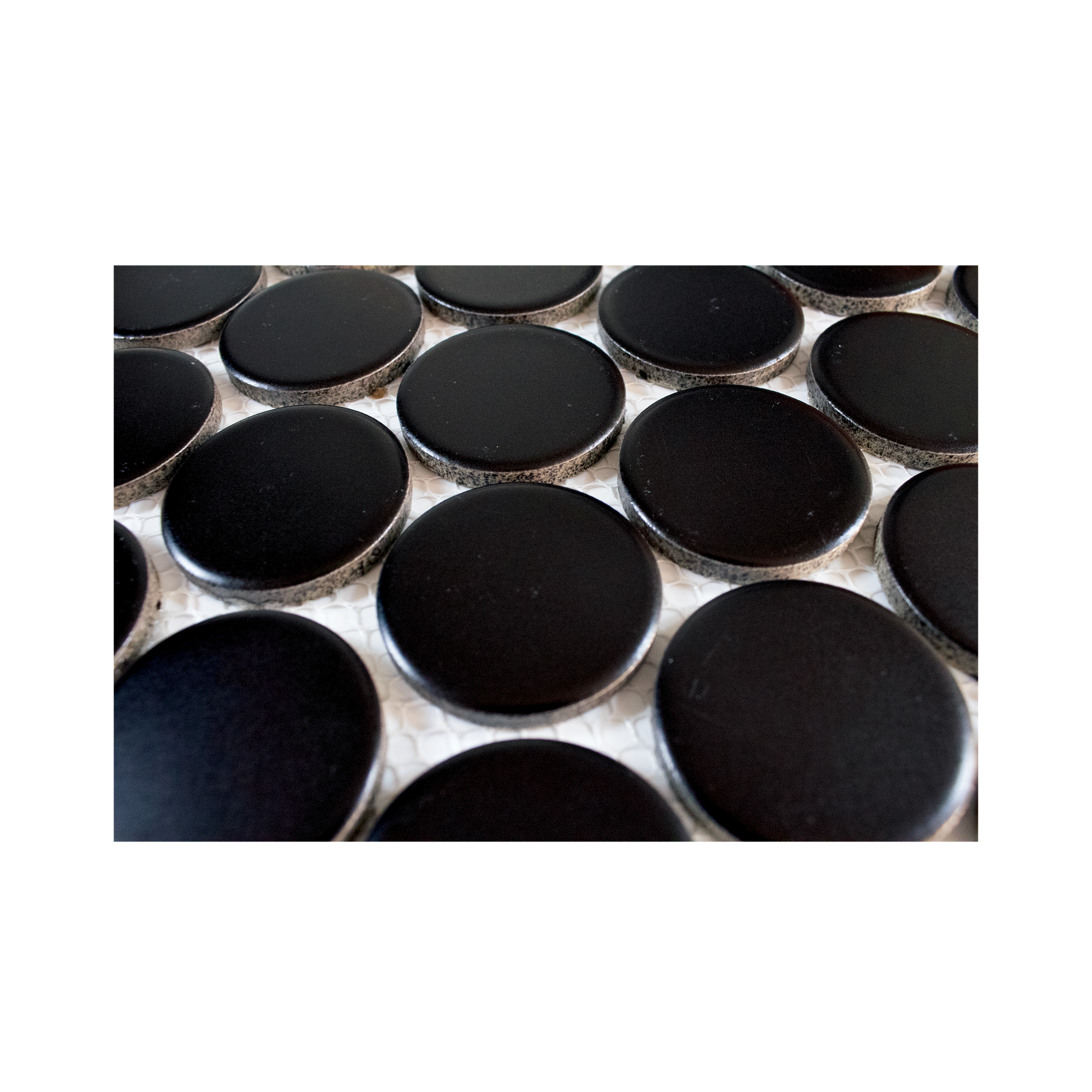 Black Matte Grande Penny Round Mosaic Tile